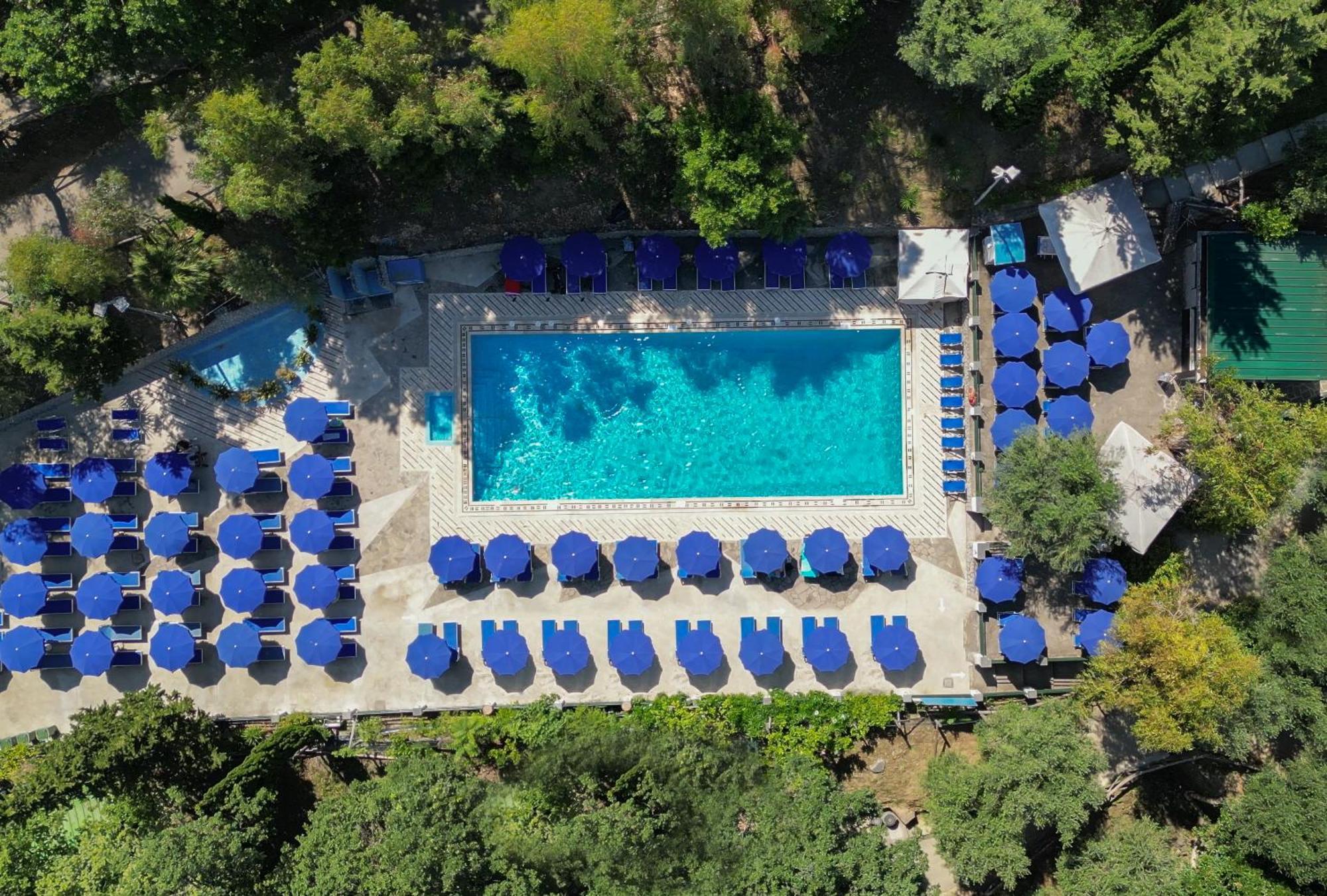 Hostel & Glamping Santa Fortunata Сорренто Экстерьер фото