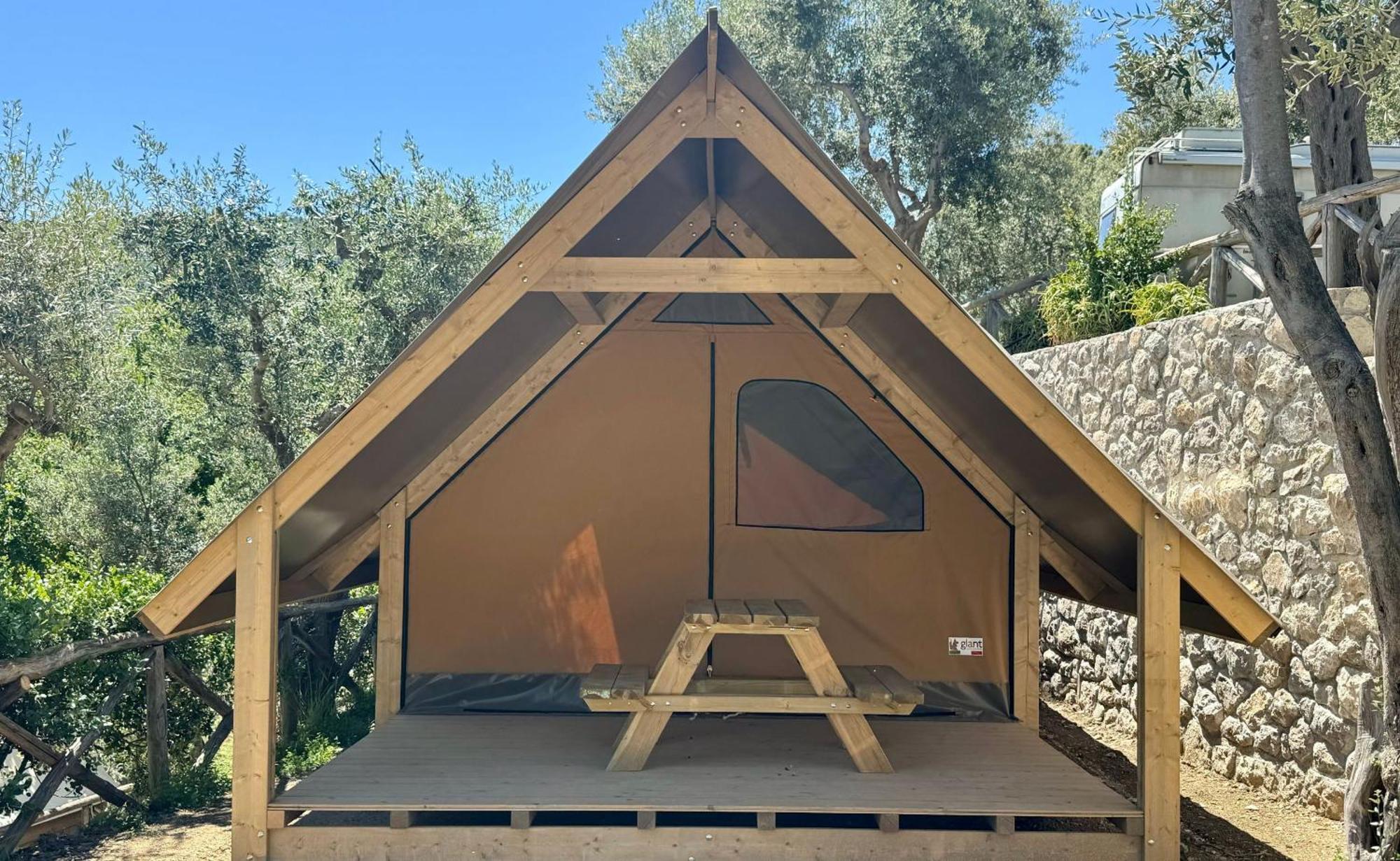 Hostel & Glamping Santa Fortunata Сорренто Экстерьер фото