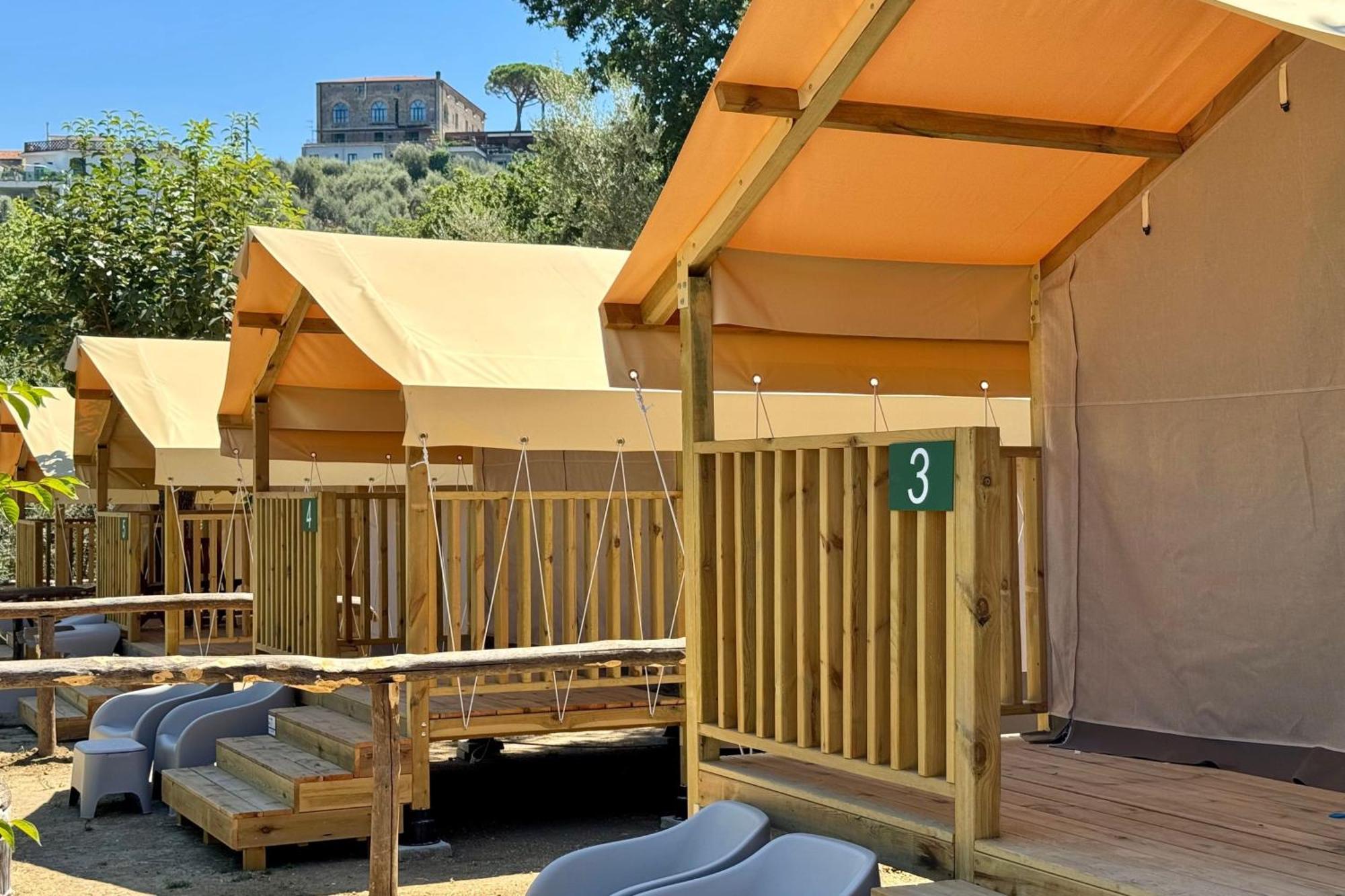 Hostel & Glamping Santa Fortunata Сорренто Экстерьер фото