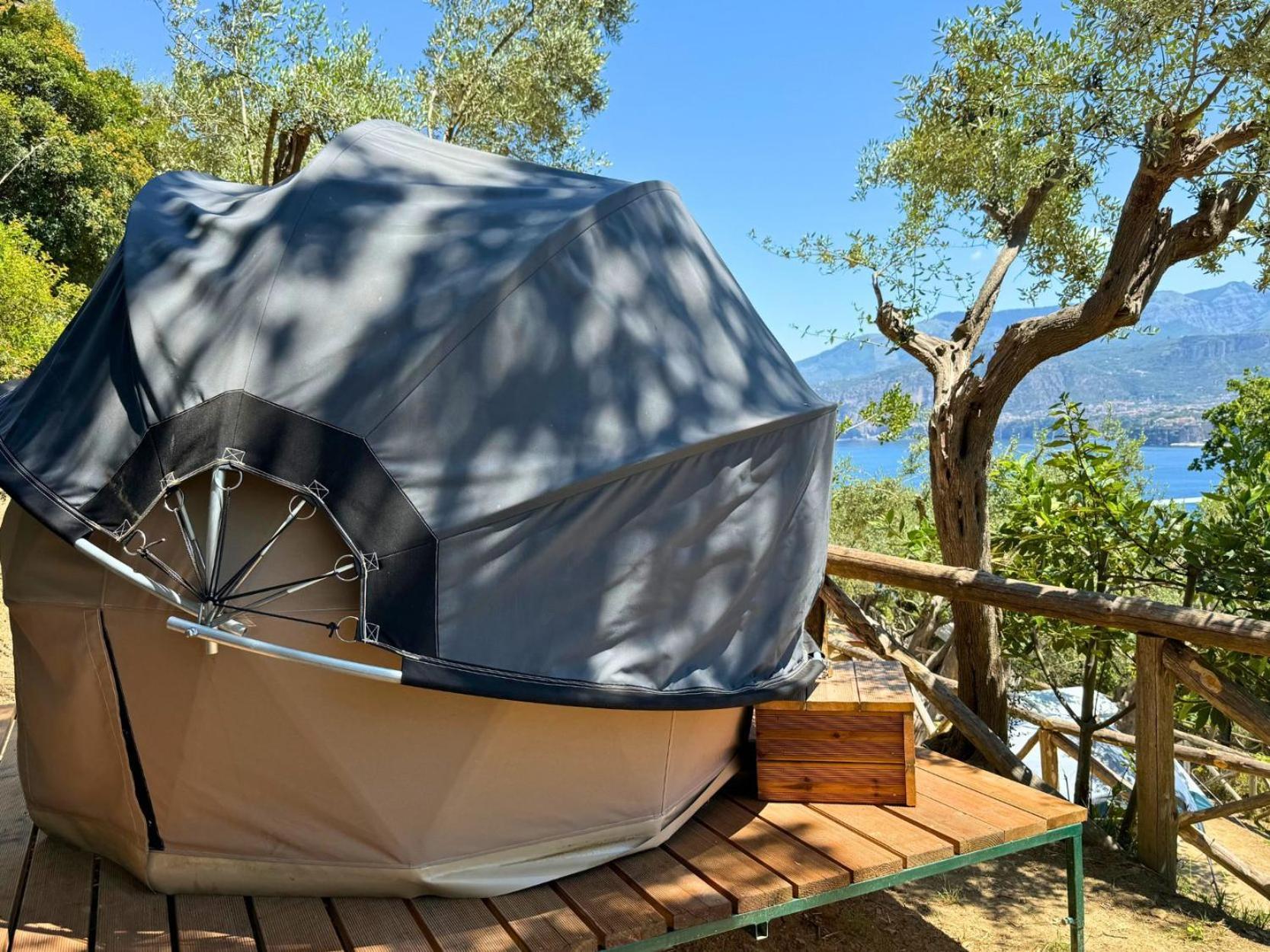 Hostel & Glamping Santa Fortunata Сорренто Экстерьер фото